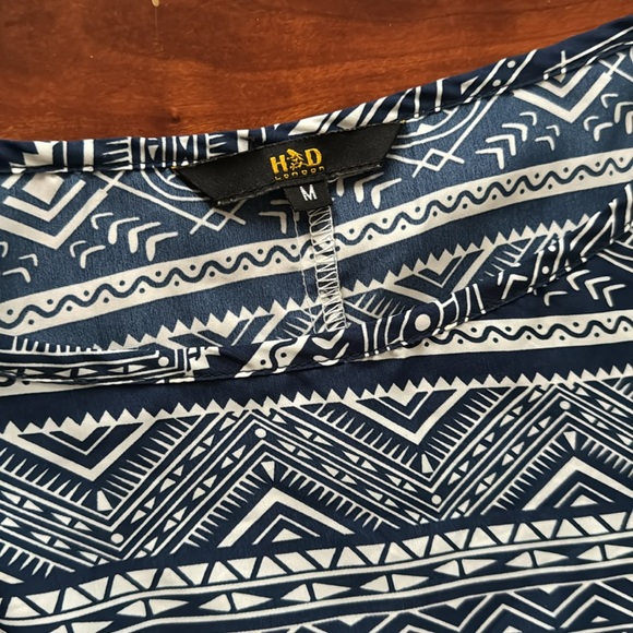 Blue and white patterned dress - Picture 4 of 6